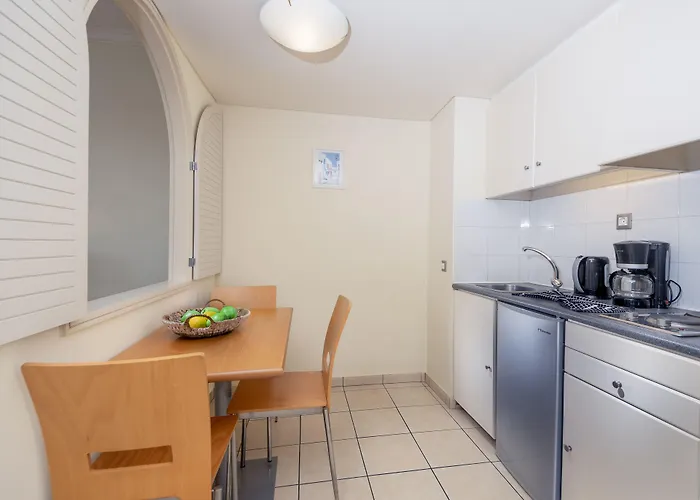 Athineon 4* עיר רודוס