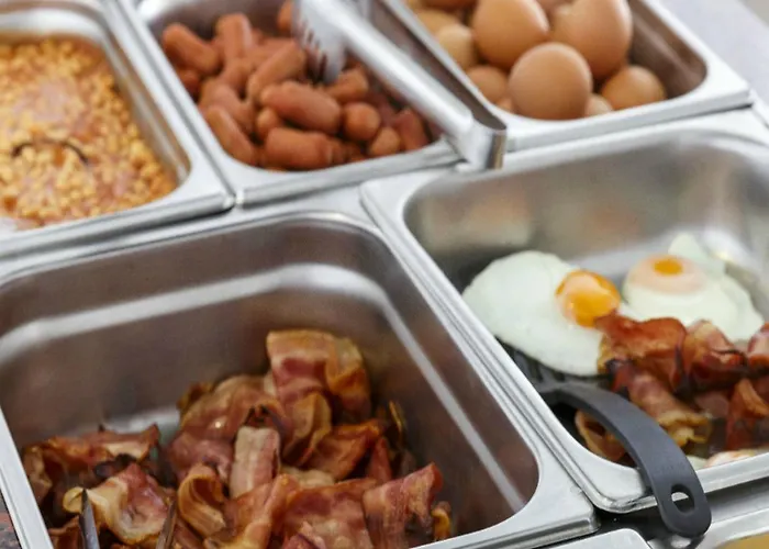 מלון דירות Athineon 4*