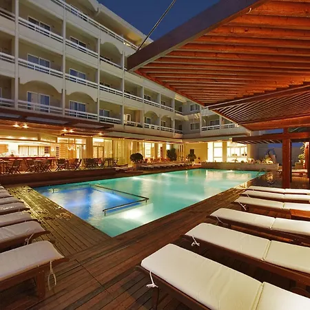 アパートホテル Athineon 4*