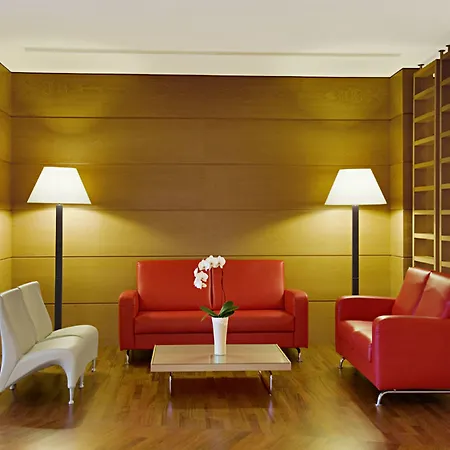 アパートホテル Athineon 4*